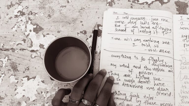 picture of a note, pen and a cup of tea